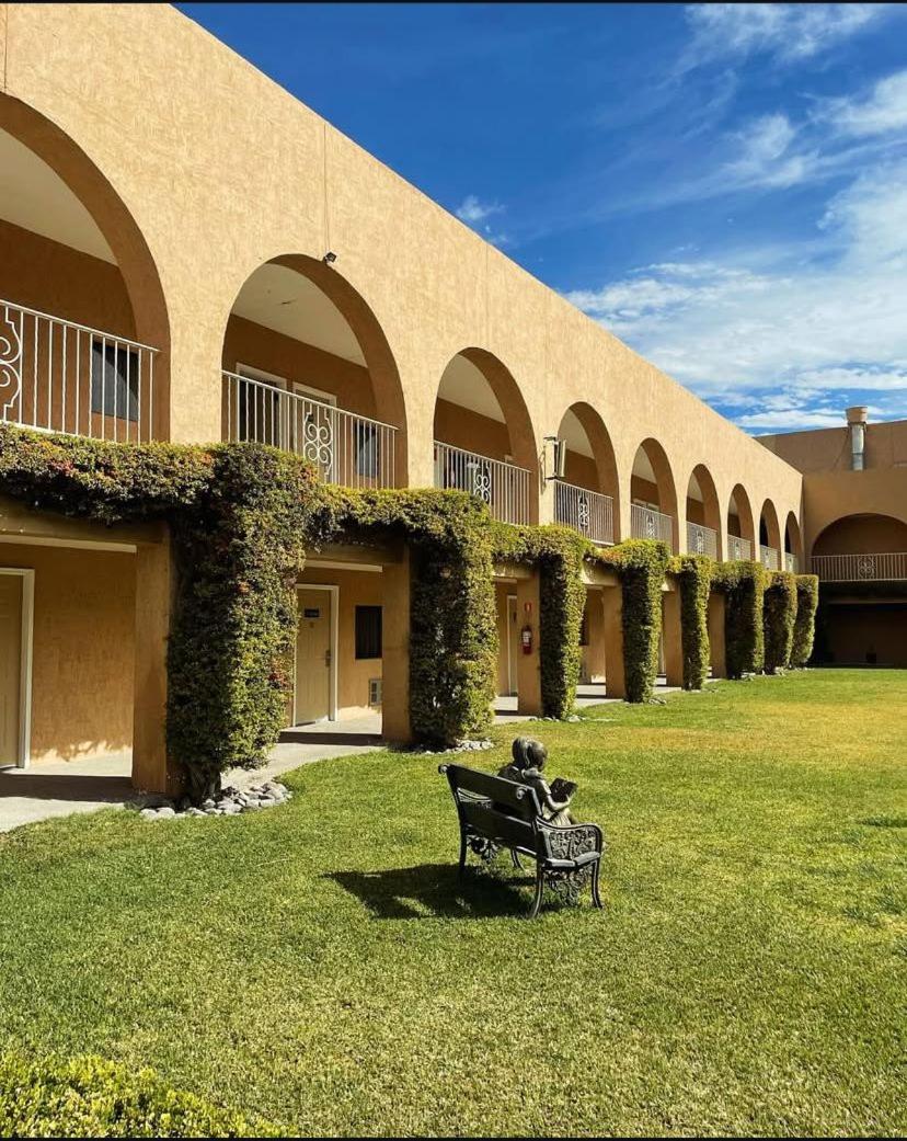 Hotel Santa Fe Camargo Exterior photo