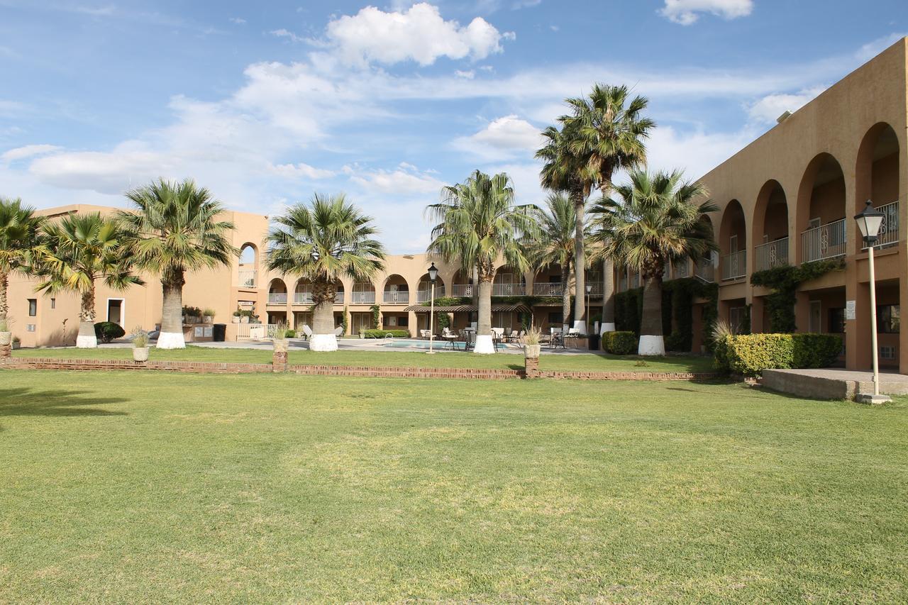 Hotel Santa Fe Camargo Exterior photo